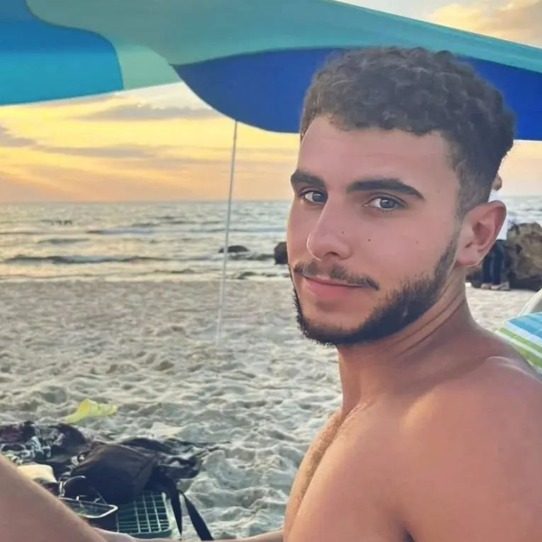 Screenshot 2024-02-14 22.22.08